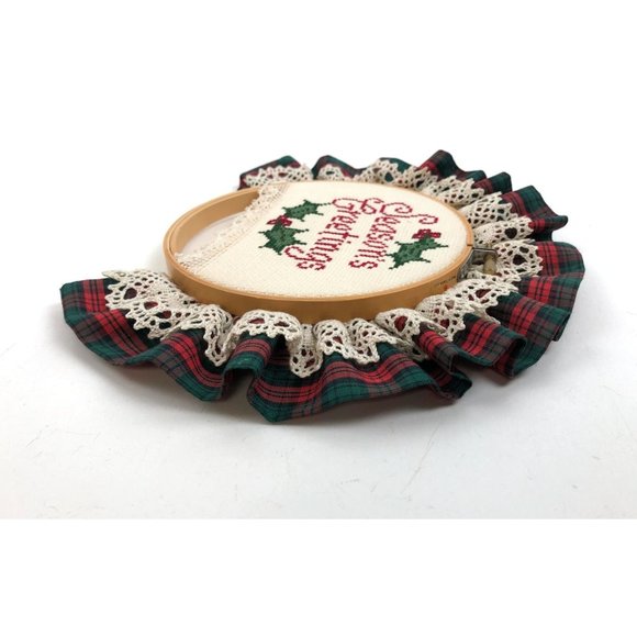 Seasons Greetings Counted Cross Stitch Wood Embroidery Hoop Lace Fabric Trim - Picture 5 of 8